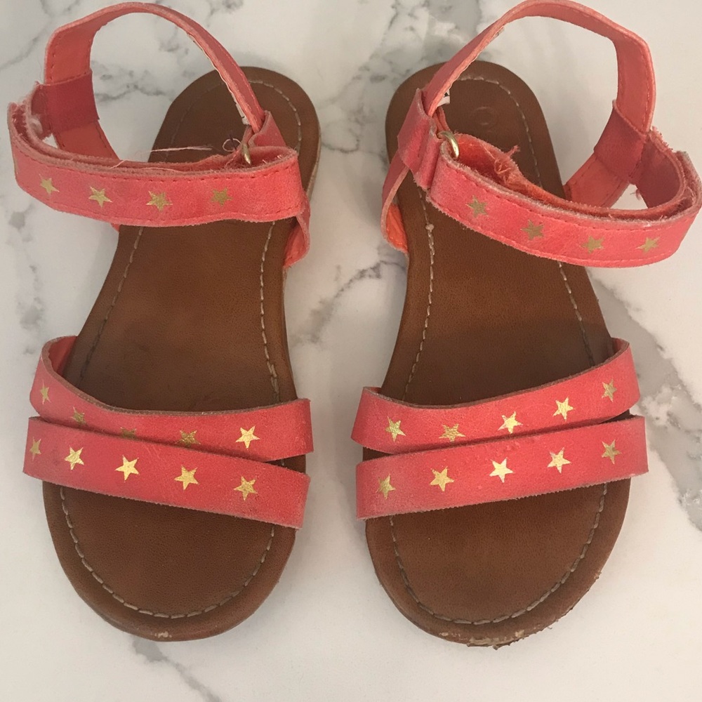Oshkosh sandals guc size 9